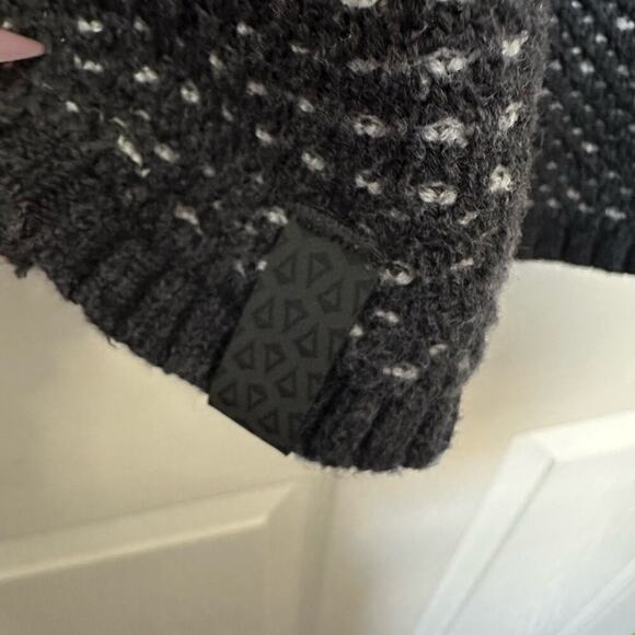 Lululemin Ivivva Hooded Cardigan Wrap Girls 12 Heathered Grey Buttoned - Picture 6 of 6